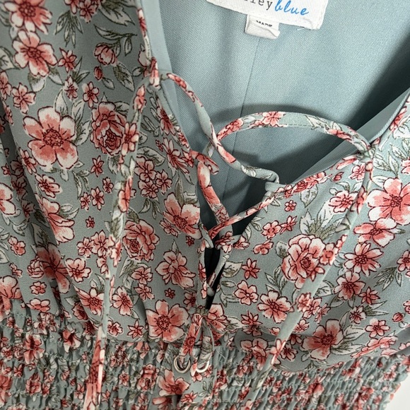 Floral Mini Dress with Pink Flowers - Picture 5 of 6